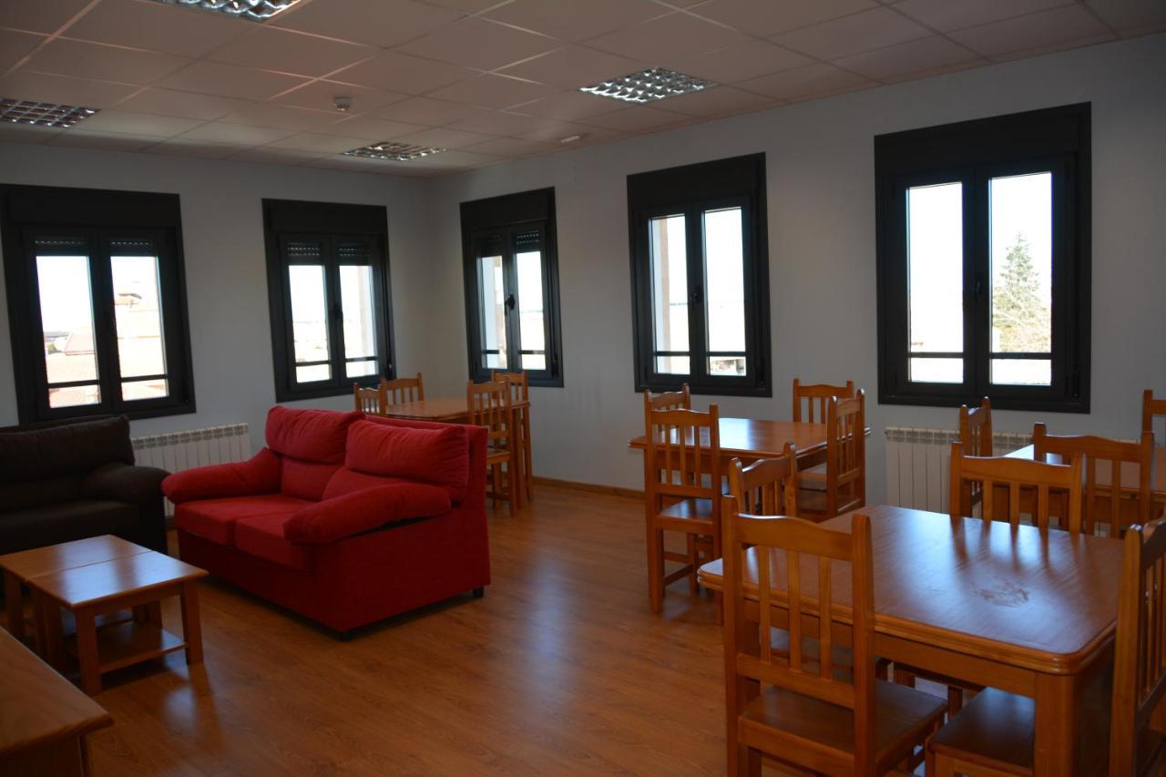 Albergue Villa Nava De La Asuncion מראה חיצוני תמונה