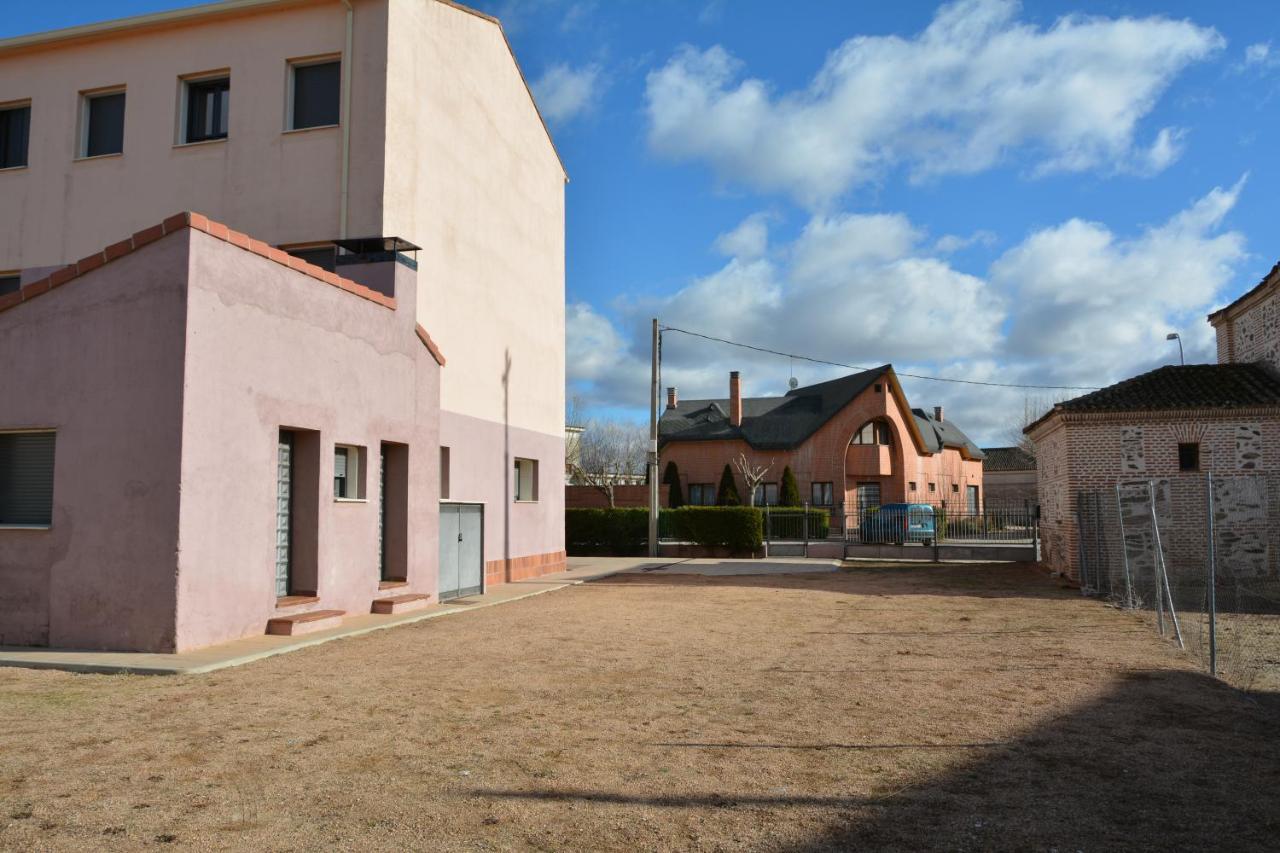 Albergue Villa Nava De La Asuncion מראה חיצוני תמונה