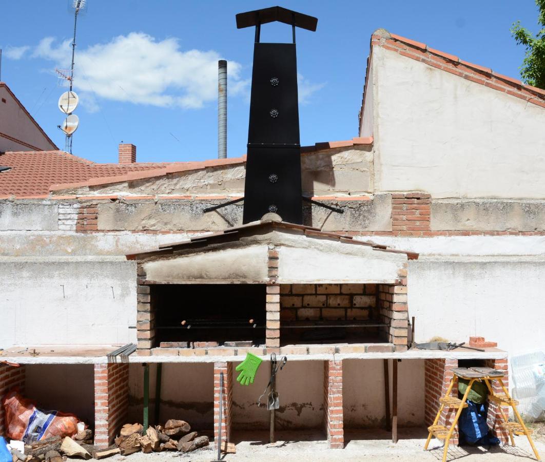 Albergue Villa Nava De La Asuncion מראה חיצוני תמונה